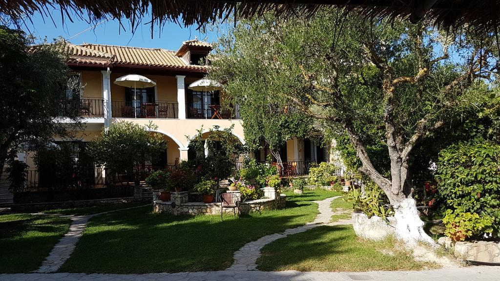 Castello Bellos Studios Keri Buitenkant foto
