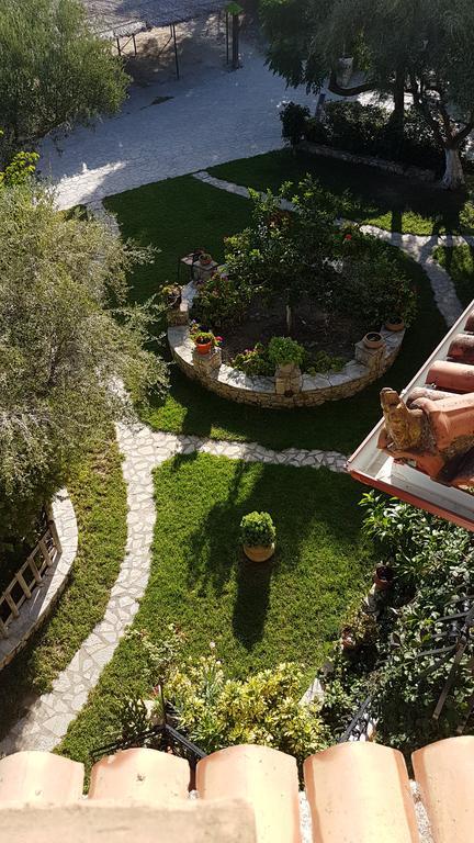 Castello Bellos Studios Keri Buitenkant foto